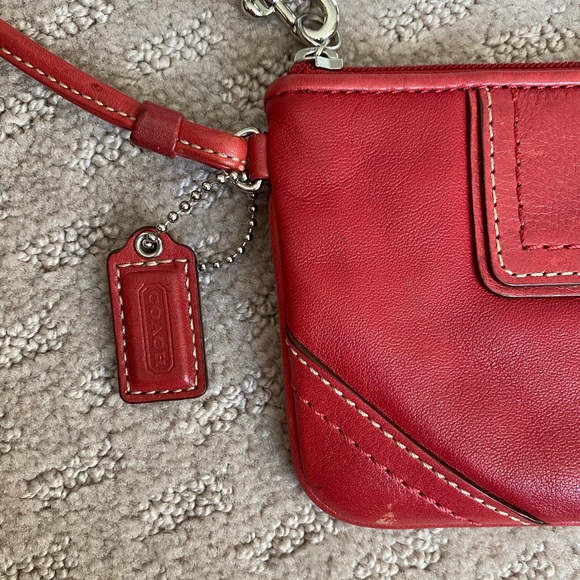 Leather coach wristlet! RED .- kept in duster bag - Picture 3 of 5
